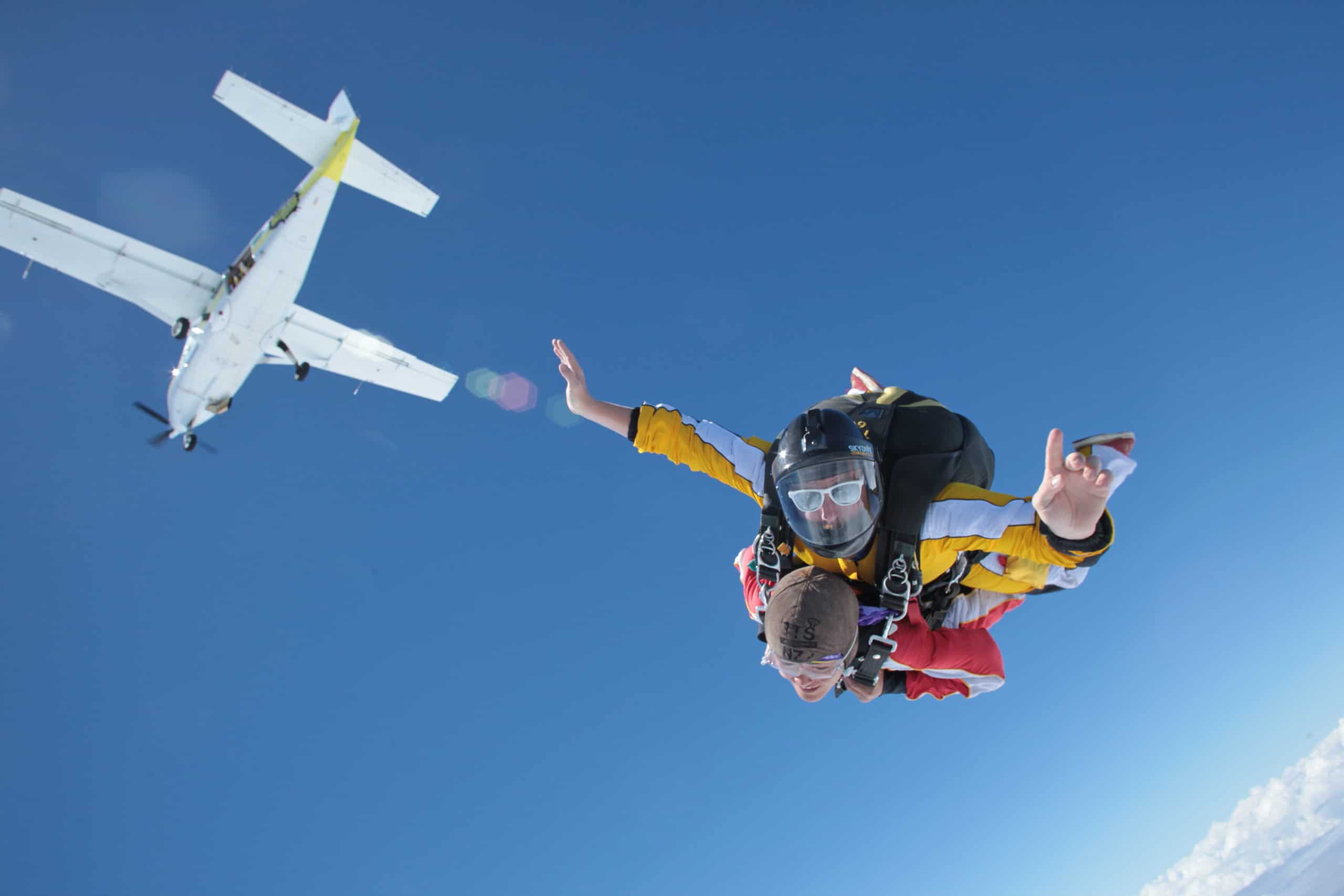 Skydiving Over Lake Taupo – Freefall Above a Volcanic Wonderland 